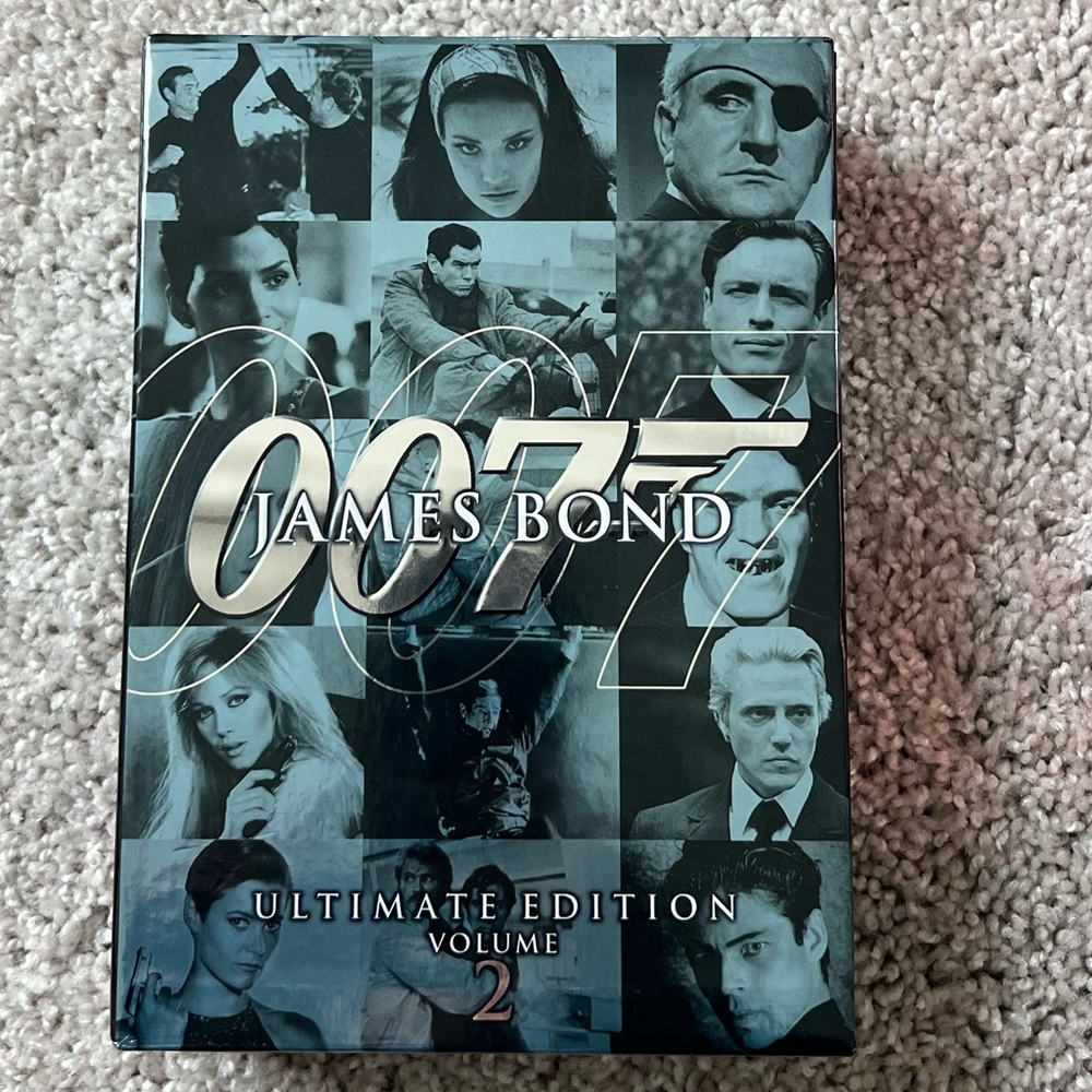 📀JAMES BOND: Volumes 1-4, in original boxing, 007 ultimate edition set. - Picture 4 of 10
